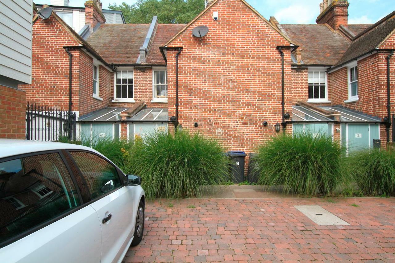 Riverside Channel5: Sunny Canterbury Cottage with Free Parking Exterior photo