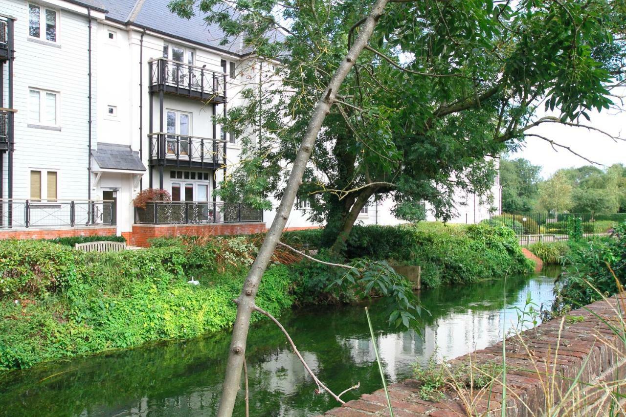 Riverside Channel5: Sunny Canterbury Cottage with Free Parking Exterior photo